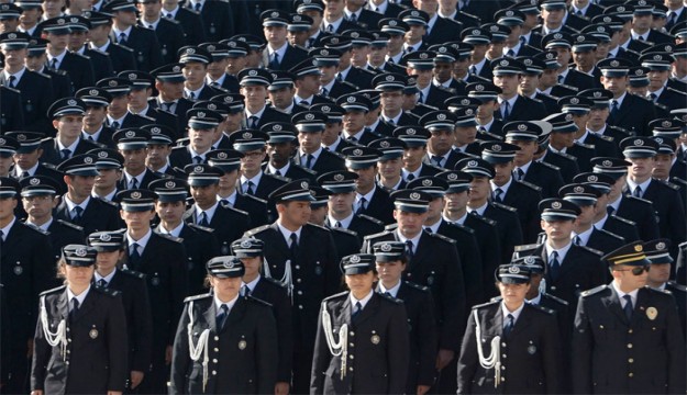 GİRESUN'DA 37 POLİS MESLEKTEN İHRAÇ EDİLDİ