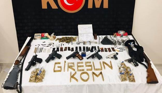 Giresun'da silah kaçakçılarına ve uyuşturucu tacirlerine operasyon