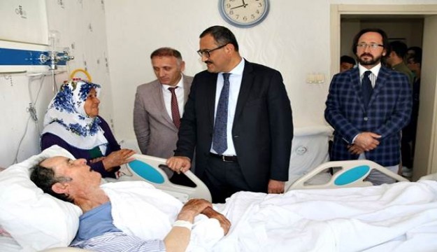 Vali Sarıfakıoğulları,Katip Şadi’yi Hastanede Ziyaret Etti