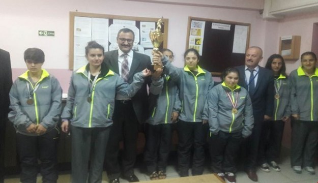 Vali Türkiye Şampiyonu Takımı Ziyaret etti